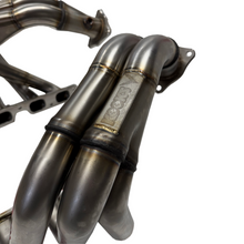 Load image into Gallery viewer, Kooks 22+ Chevrolet C8 Corvette Z06 LT6 1-7/8in. x 2in. Stainless Steel Tri-Y Headers