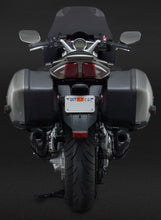 Load image into Gallery viewer, Exhaust Signature R 77 Slip On Ss Cf Cf Dual
