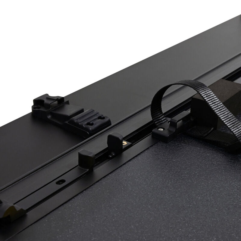 Westin 05-21 Nissan Frontier 5ft. Bed Hard Tri-Fold Tonneau Cover - Black