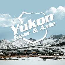 Load image into Gallery viewer, Yukon Gear One Piece / Long Axles For 82-86 Model 20 CJ7 &amp; CJ8 w/ Bearings and 29 Splines / Kit