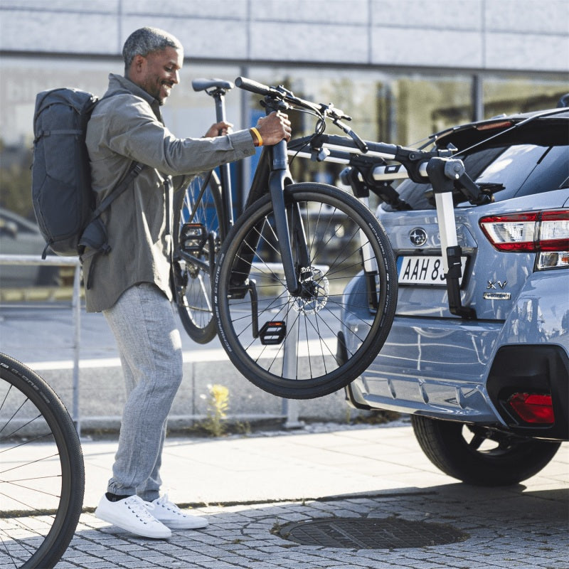Thule OutWay Hanging-Style Trunk Bike Rack (Up to 3 Bikes) - Silver/Black