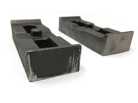 Tuff Country 01-10 GMC Sierra 2500HD/3500 4wd 1in Cast Iron Lift Blocks Pair - Mo-Moto